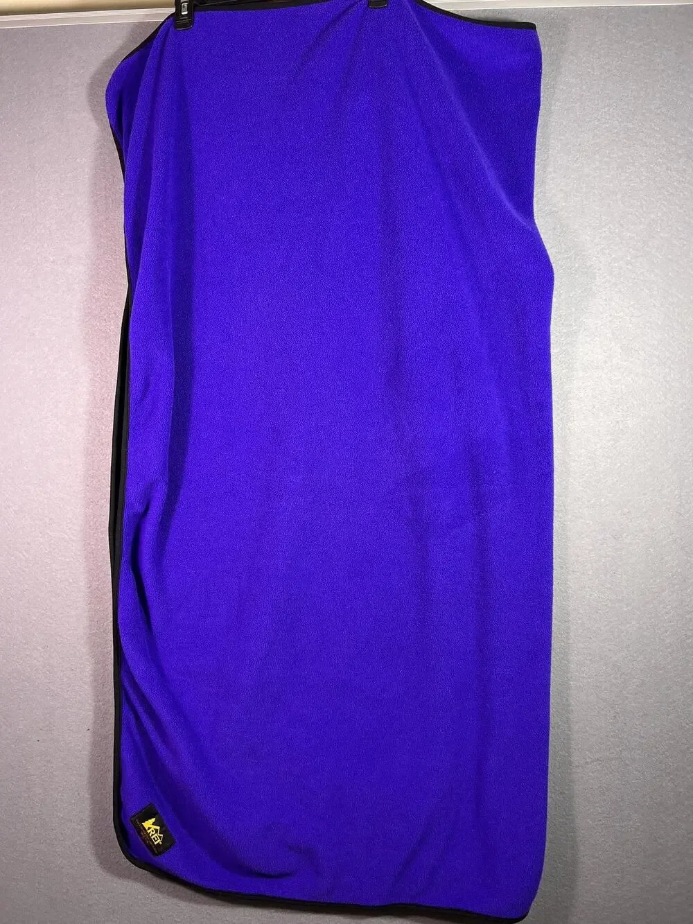 VTG REI Fleece Blanket Throw Medium Purple Lightweight Camping Travel Outdoor